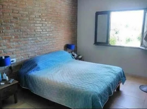 Cada De Dos Pisos, 220m2 Construidos